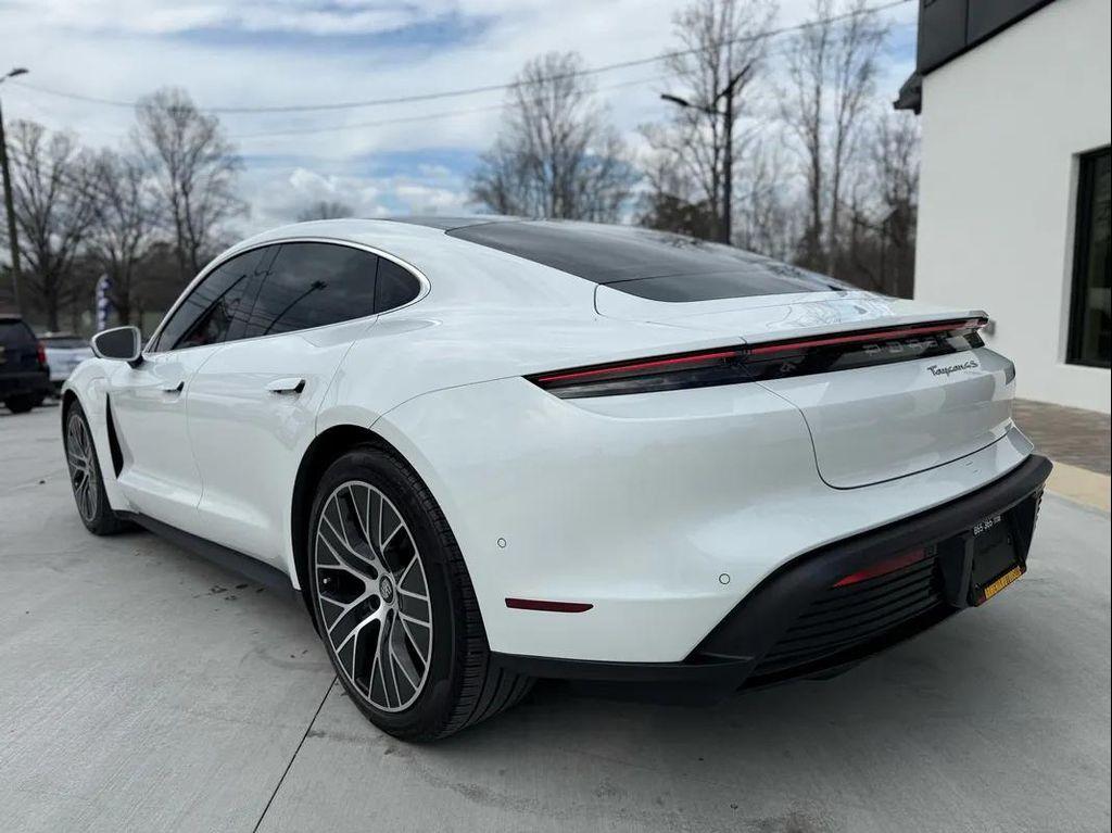 Porsche Taycan 2022