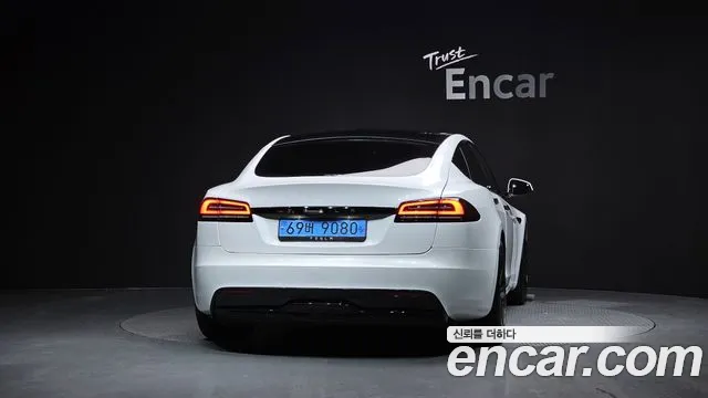 Tesla Model S 2023