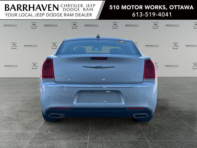 Chrysler 300 2021