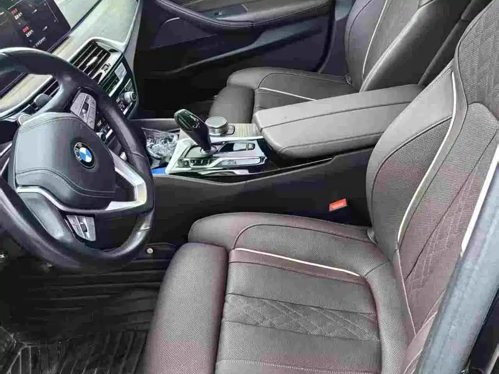 BMW 5 серии 2022