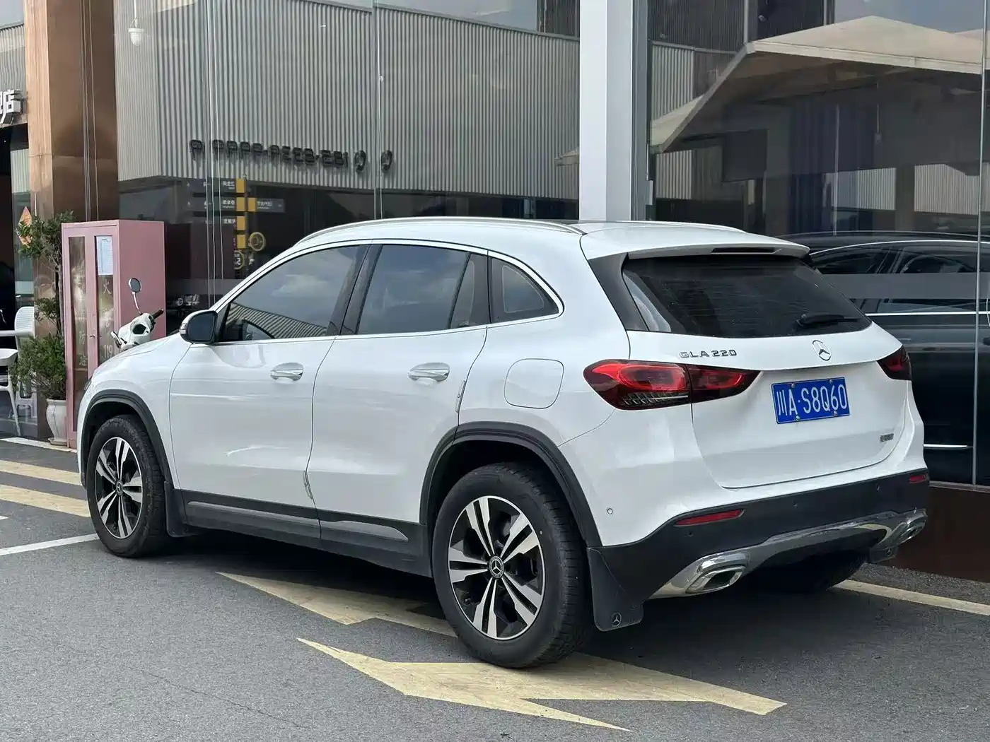 Mercedes-Benz GLA 2023