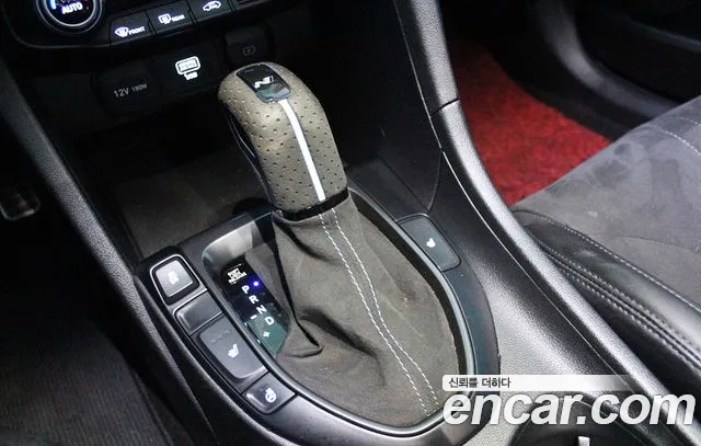 Hyundai Veloster 2020