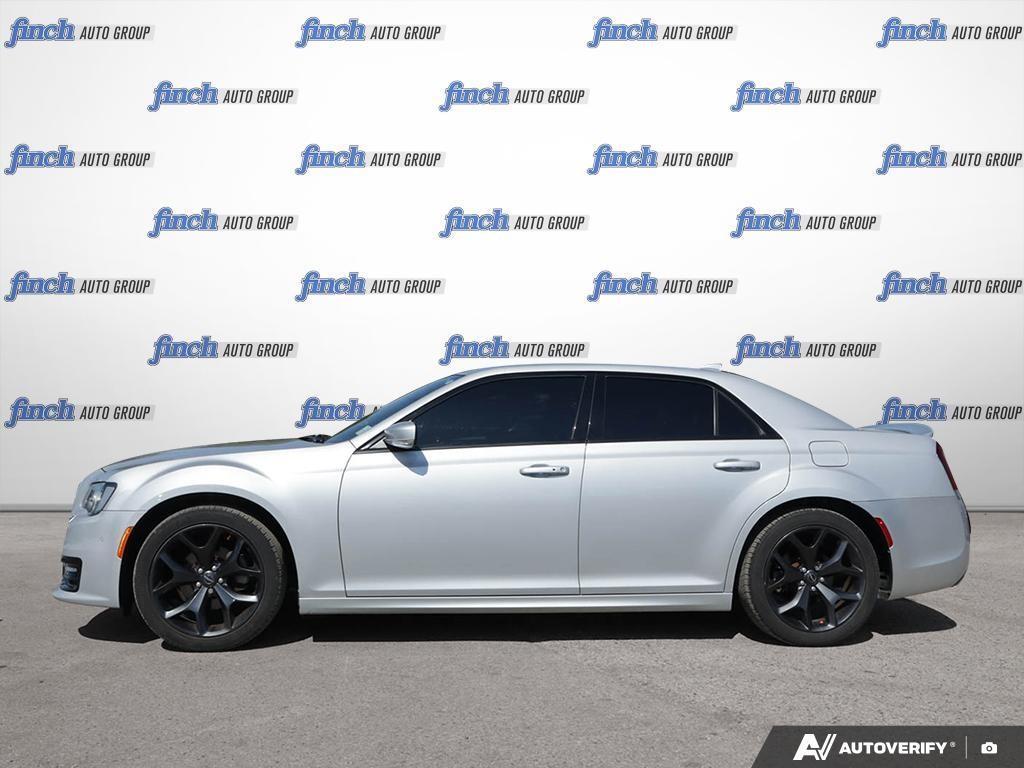Chrysler 300 2021