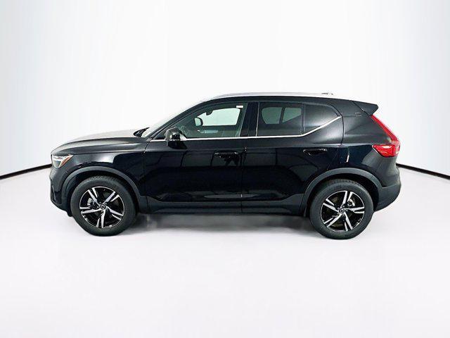 Volvo XC40 2025