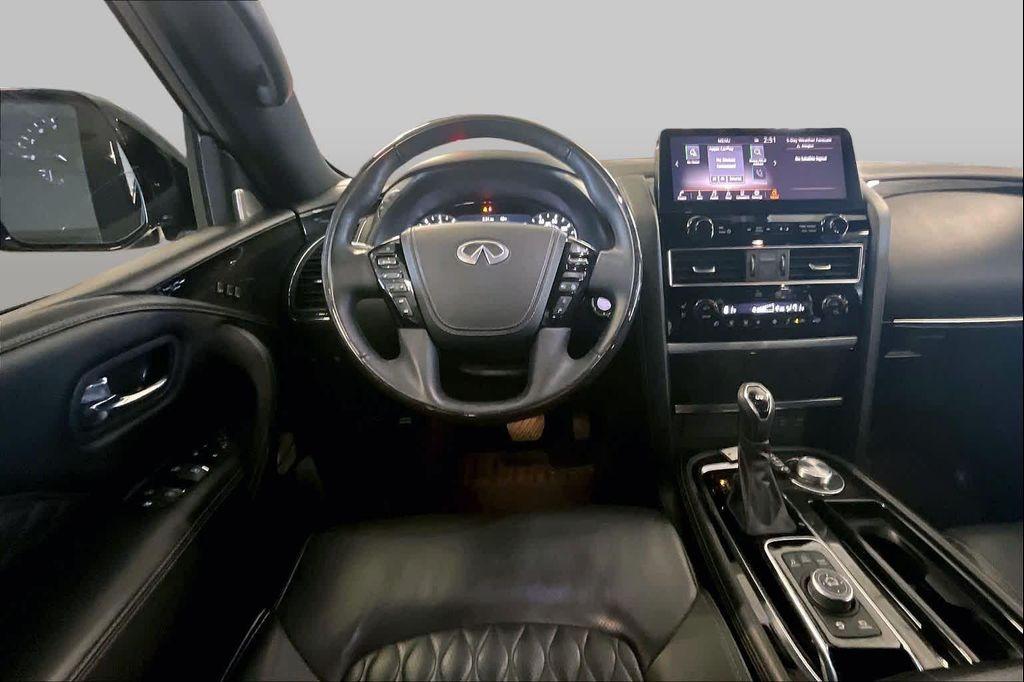 Infiniti QX80 2023