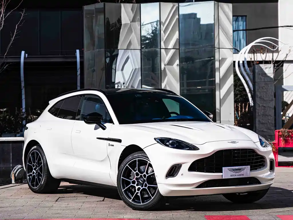 Aston Martin DBX 2021