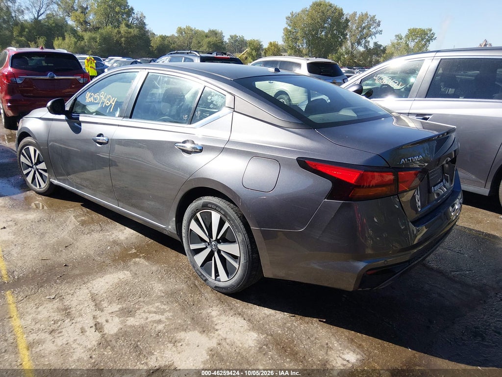 Nissan Altima 2021