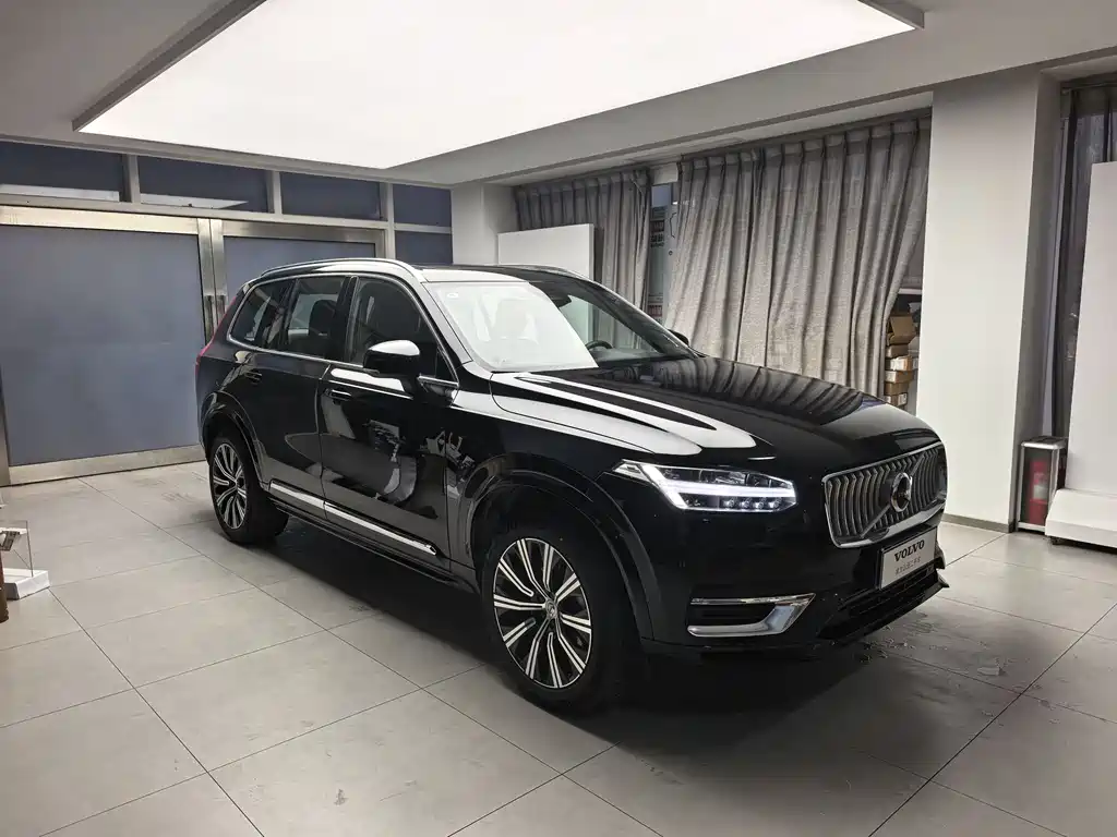 Volvo XC90 2025