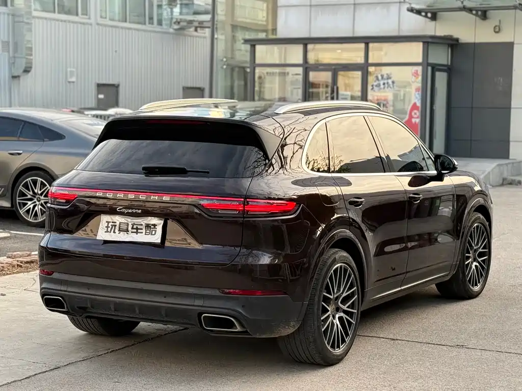 Porsche Cayenne 2022