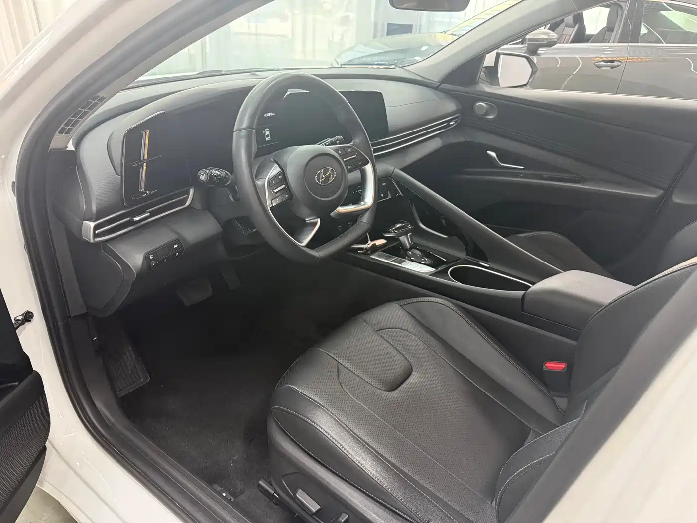 Hyundai Elantra 2023
