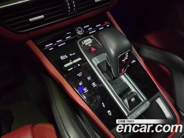 Porsche Cayenne 2021