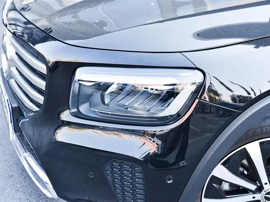 Mercedes-Benz GLB 2025