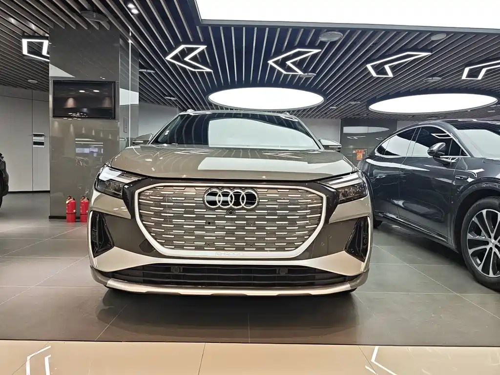 Audi Q4 e-tron 2024