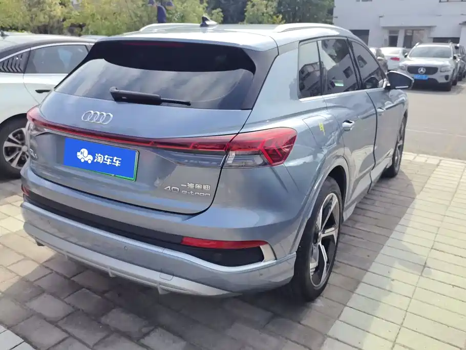Audi Q4 e-tron 2024