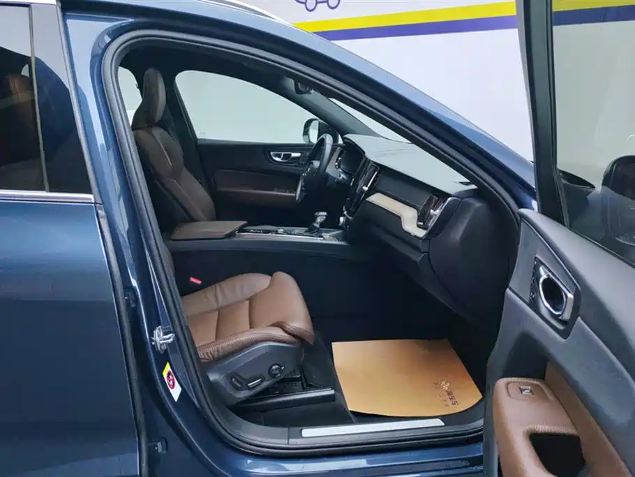 Volvo XC60 2021