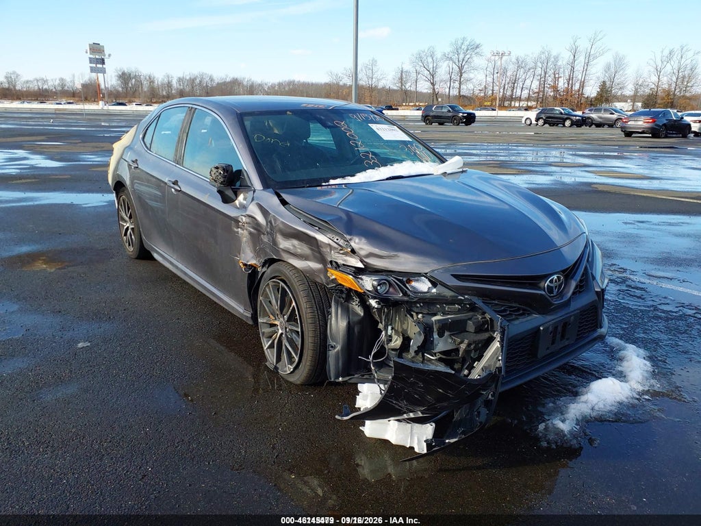 Toyota Camry 2021