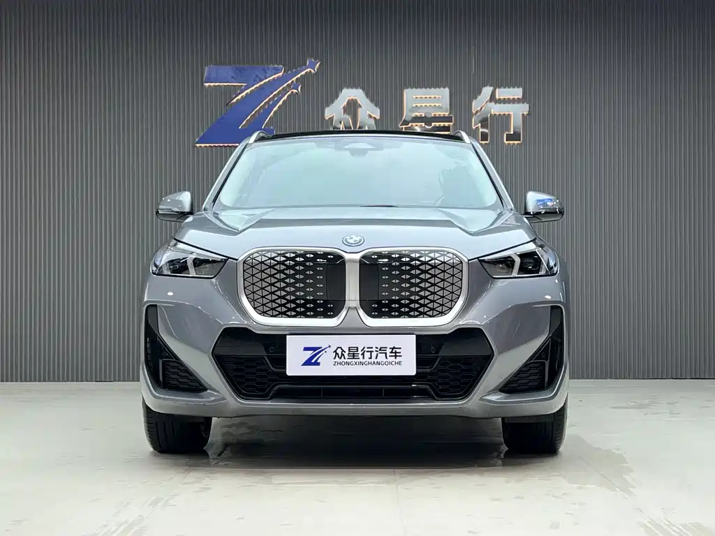 BMW iX1 2024