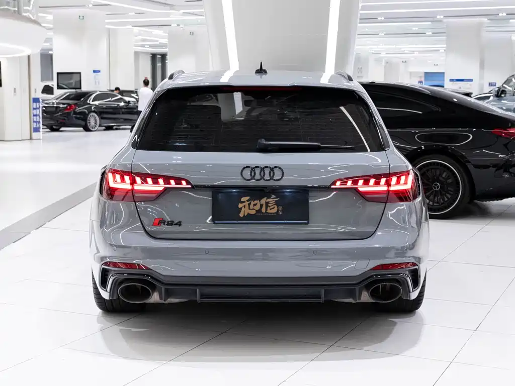 Audi RS 4 2022