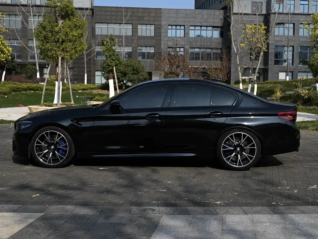 BMW M5 2020