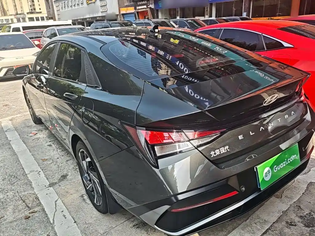 Hyundai Elantra 2025