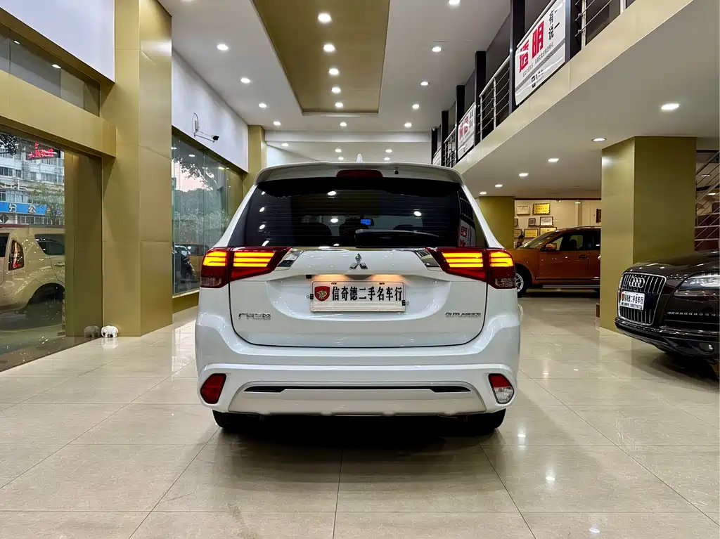 Mitsubishi Outlander 2021