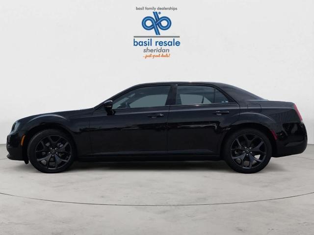 Chrysler 300 2023