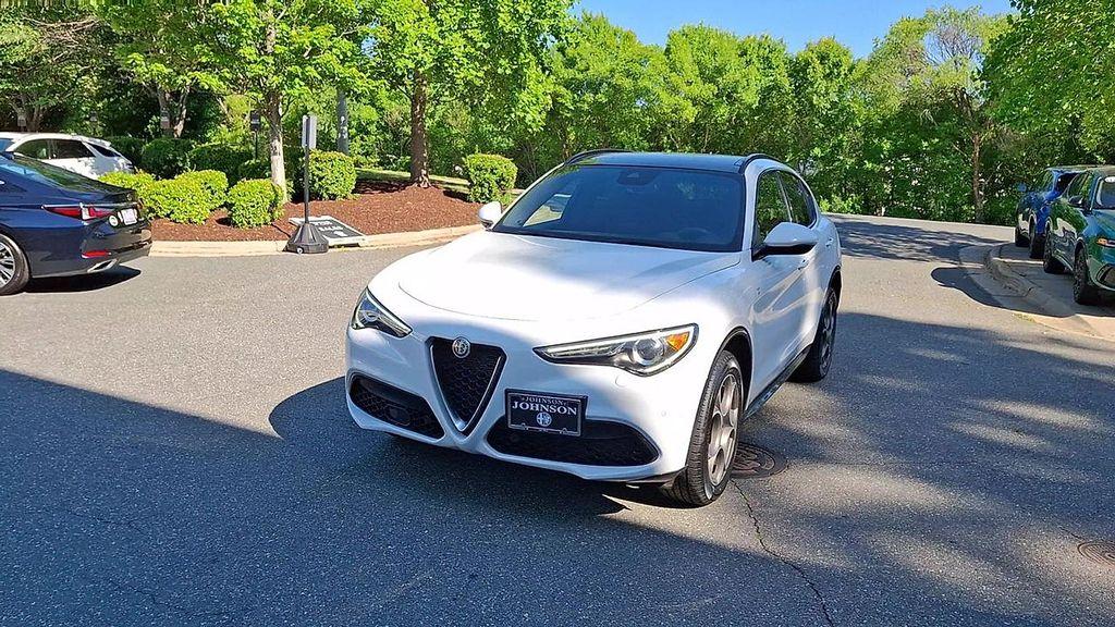 Alfa Romeo Stelvio 2023