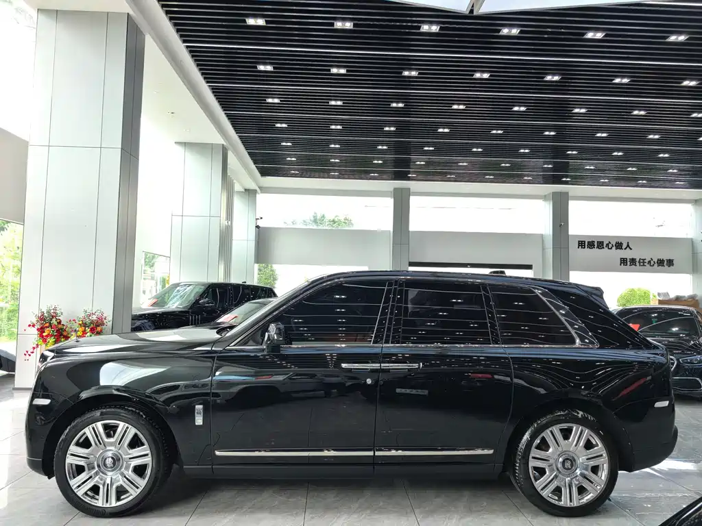 Rolls-Royce Cullinan 2022