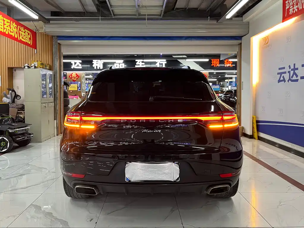Porsche Macan 2021