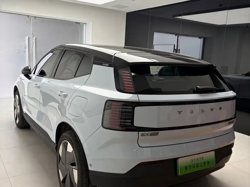 Volvo EX30 2024