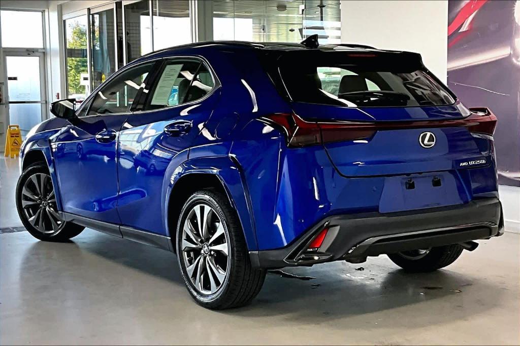 Lexus UX 2023