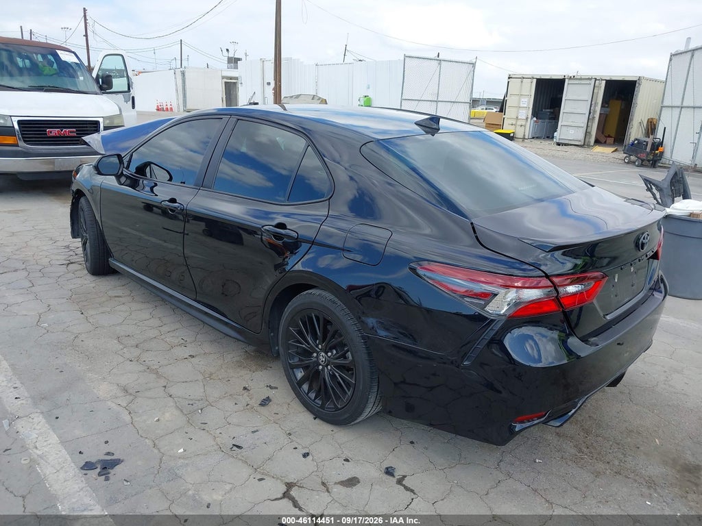 Toyota Camry 2021