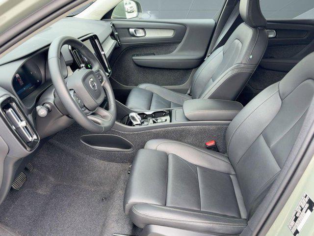 Volvo XC40 2025