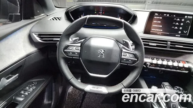 Peugeot 5008 2021