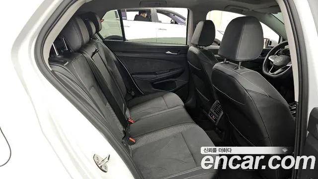 Volkswagen Golf 2025