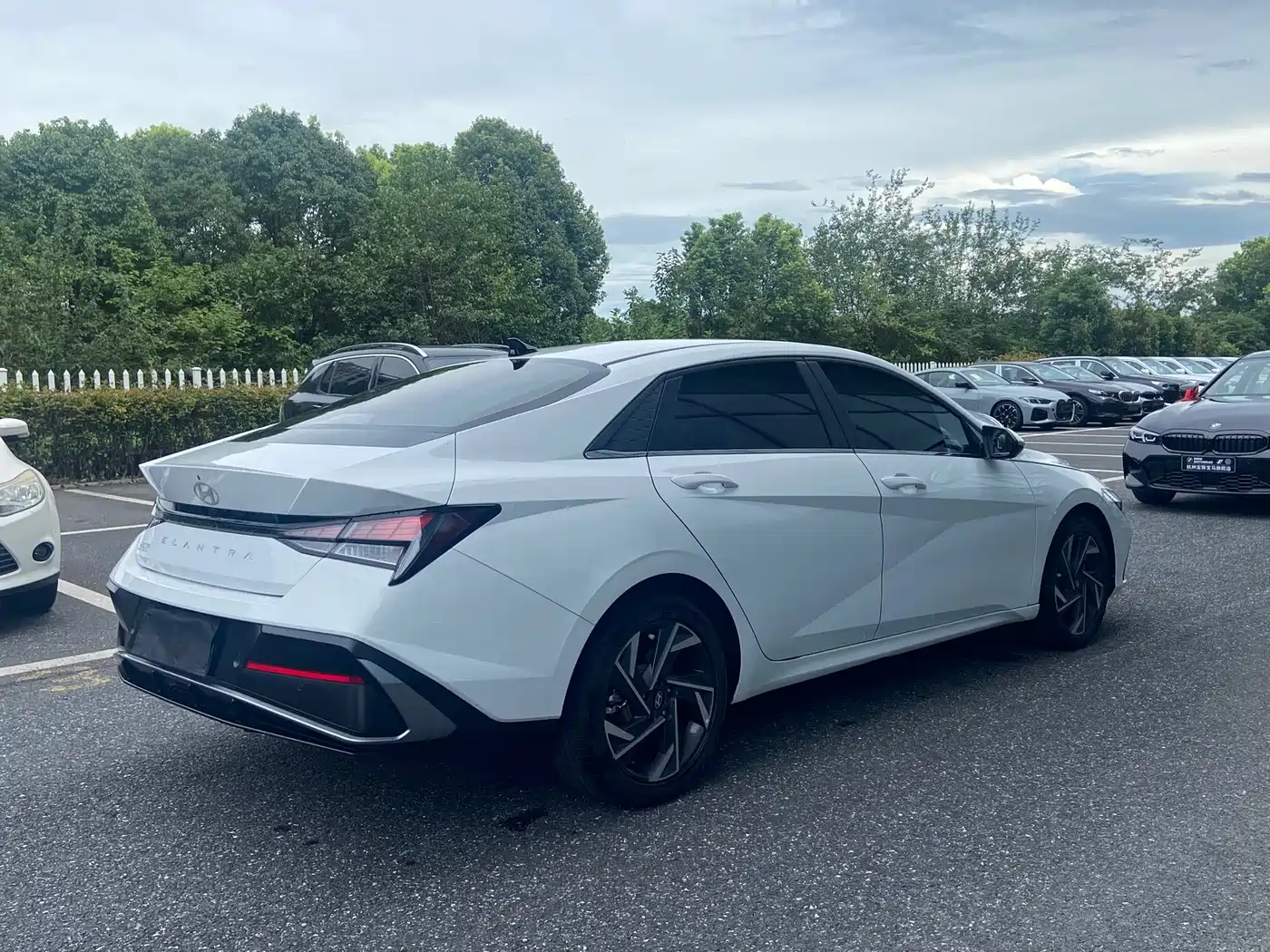 Hyundai Elantra 2024