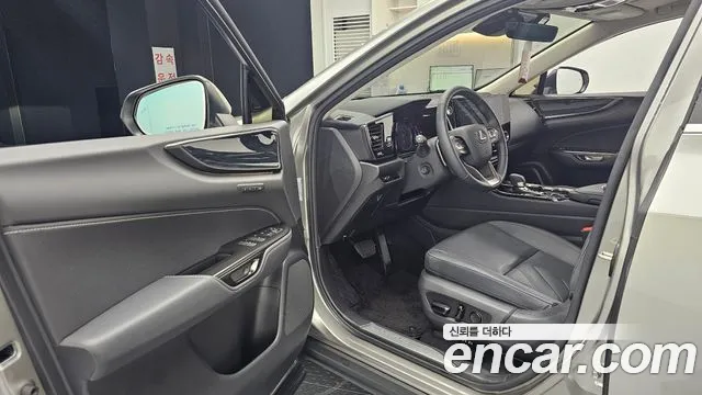 Lexus NX 2024
