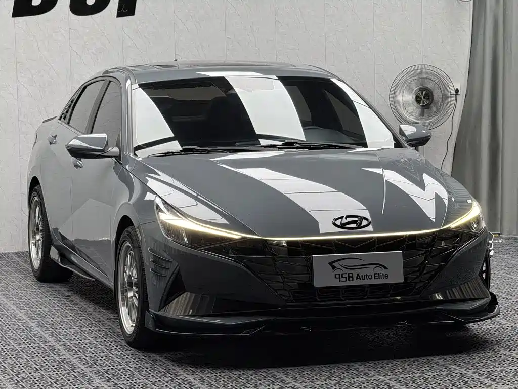 Hyundai Elantra 2022