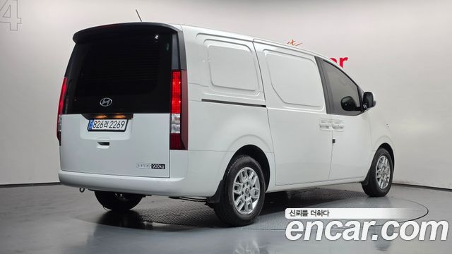 Hyundai Staria 2025
