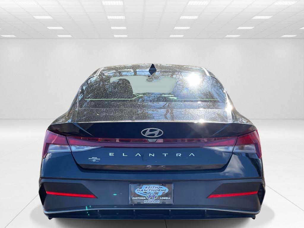 Hyundai Elantra 2025