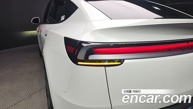 Tesla Model Y 2026