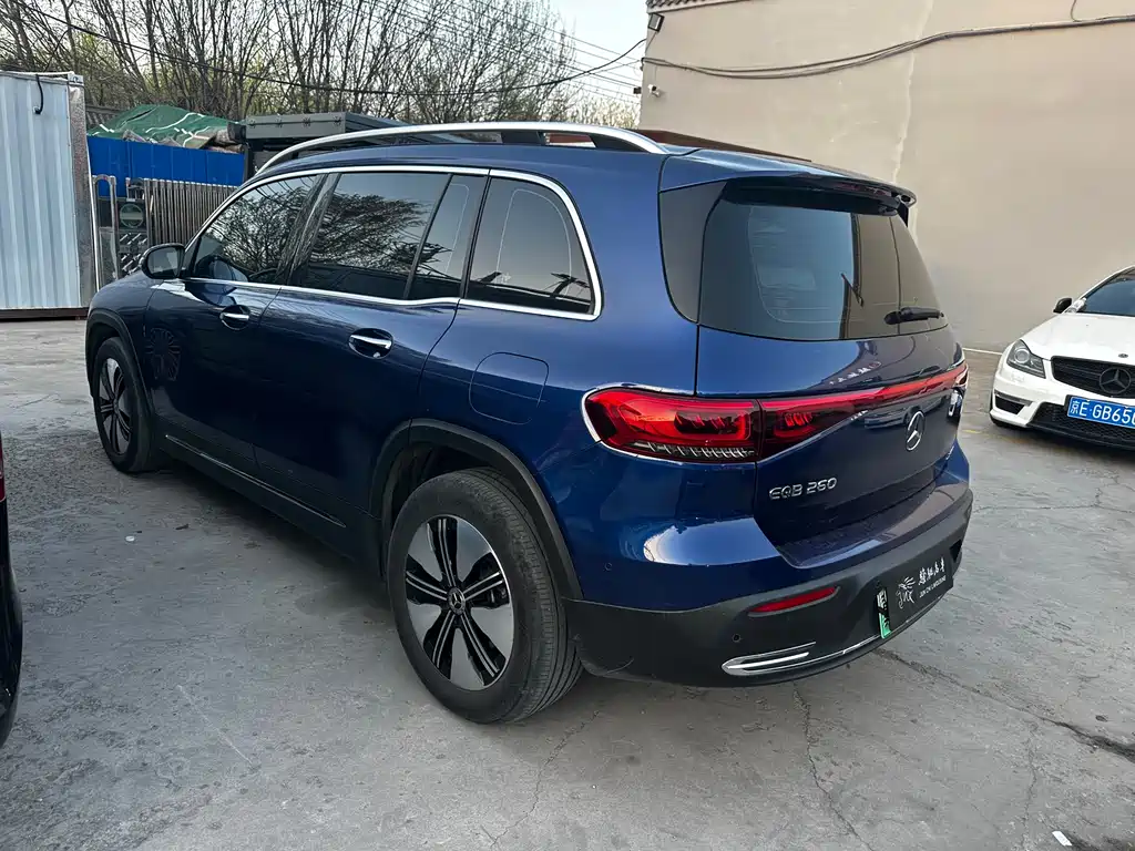 Mercedes-Benz EQB 2024
