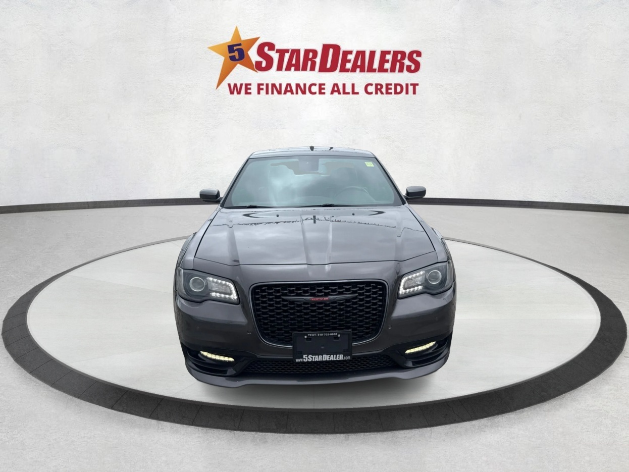 Chrysler 300 2022