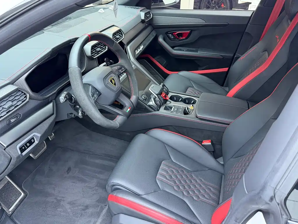 Lamborghini Urus 2024