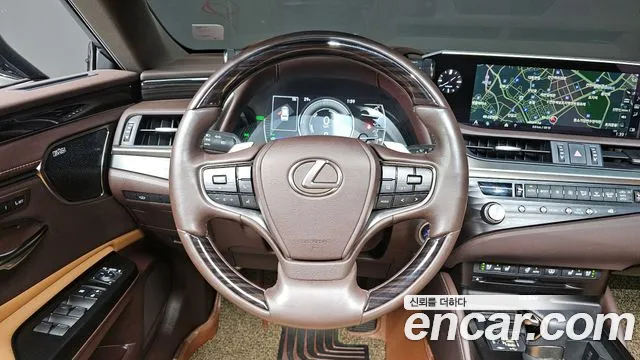 Lexus ES 2020