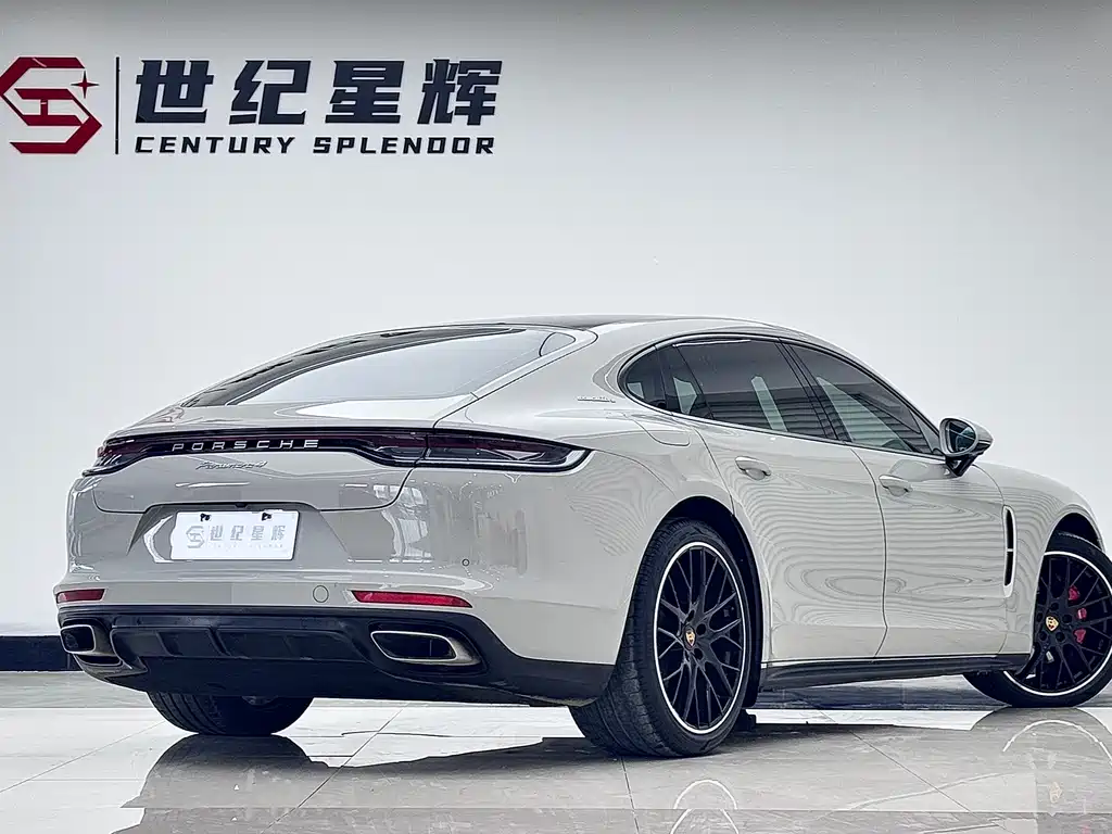 Porsche Panamera 2023