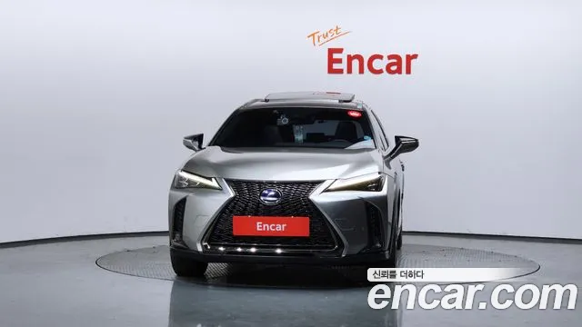 Lexus UX 2021
