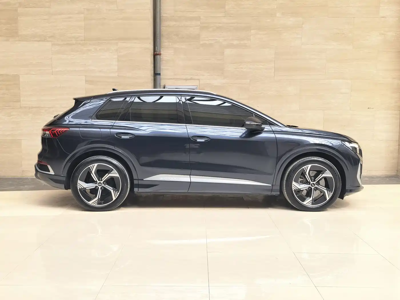 Audi Q4 e-tron 2024