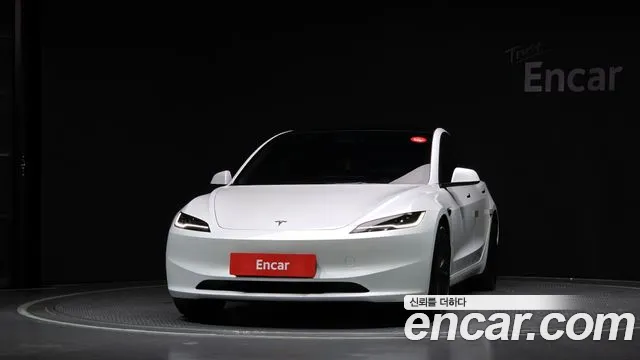 Tesla Model 3 2024