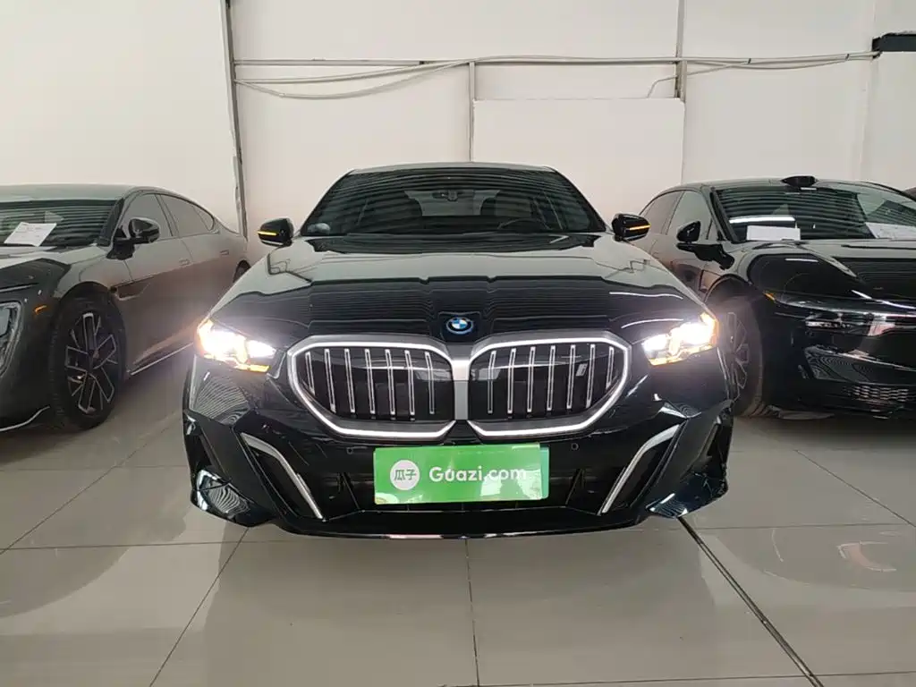 BMW i5 2025